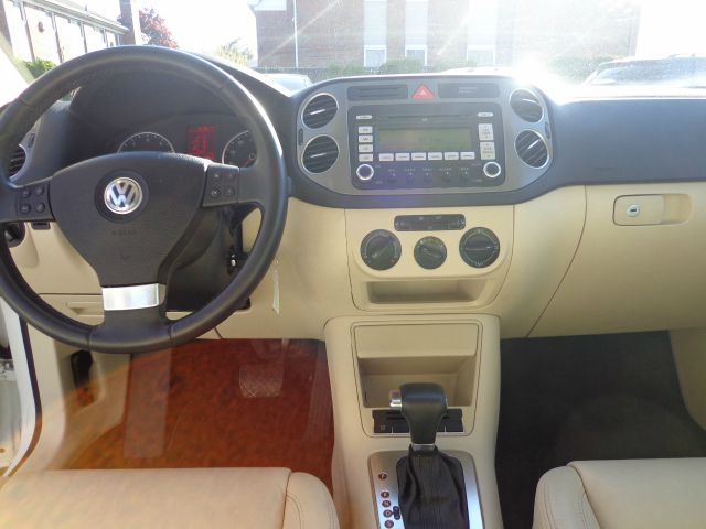 2009 Volkswagen Tiguan XR