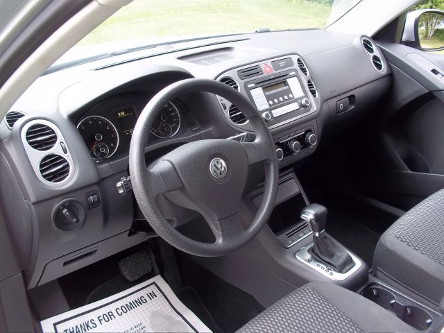 2010 Volkswagen Tiguan XR