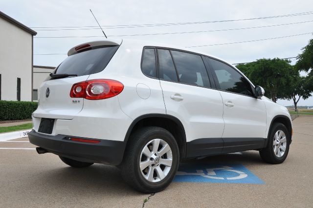 2010 Volkswagen Tiguan XR