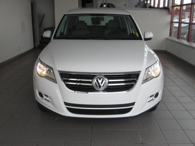 2010 Volkswagen Tiguan XR