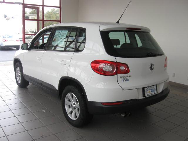 2010 Volkswagen Tiguan XR