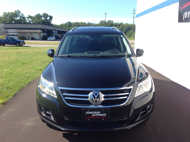 2010 Volkswagen Tiguan 2WD 4dr XLT