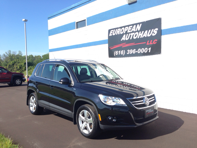 2010 Volkswagen Tiguan 2WD 4dr XLT