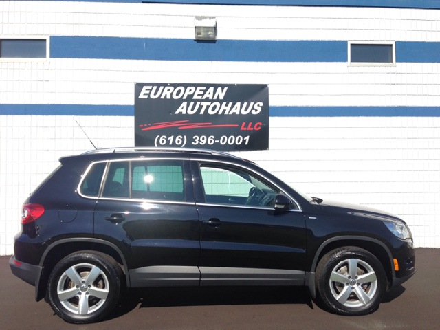 2010 Volkswagen Tiguan 2WD 4dr XLT