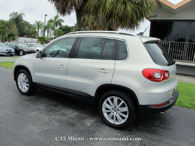 2011 Volkswagen Tiguan Malibu Convertible