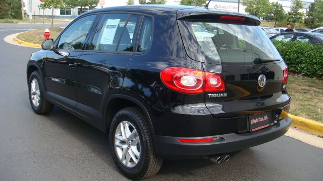 2011 Volkswagen Tiguan XR