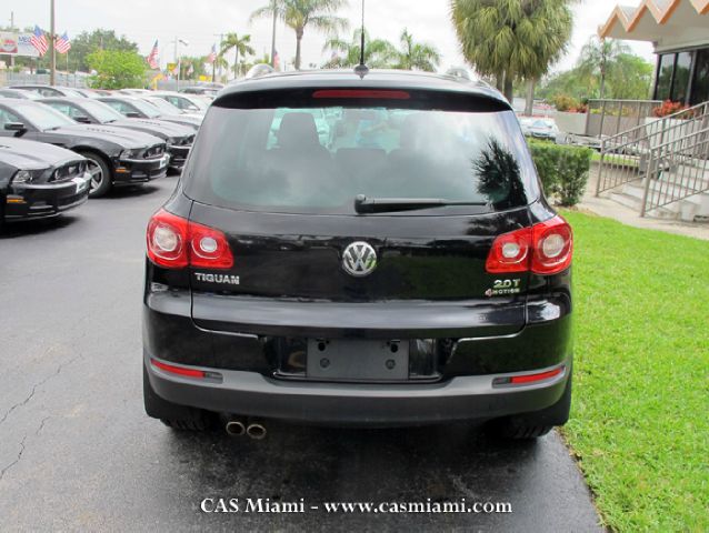 2011 Volkswagen Tiguan Malibu Convertible