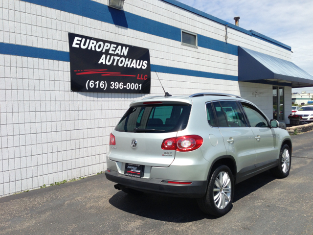 2011 Volkswagen Tiguan Malibu Convertible