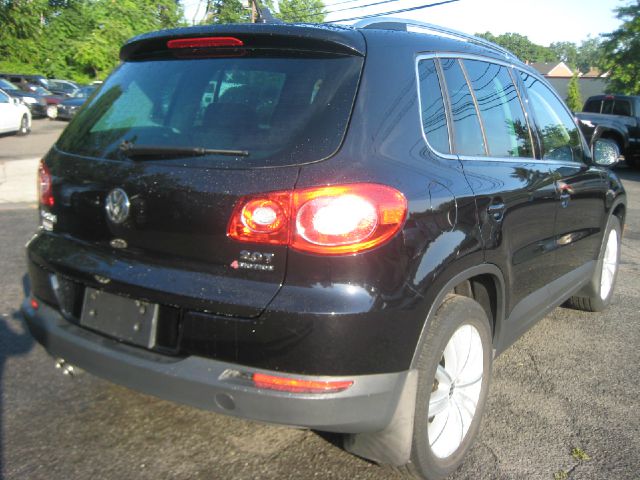 2011 Volkswagen Tiguan Extcab SLE