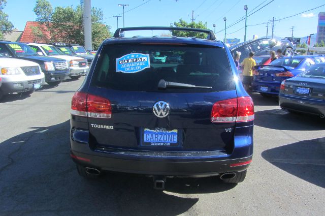 2004 Volkswagen Touareg 2D Hatchback