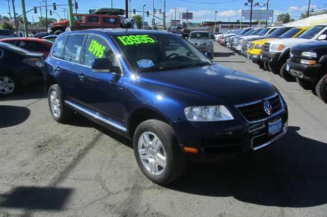 2004 Volkswagen Touareg 2D Hatchback