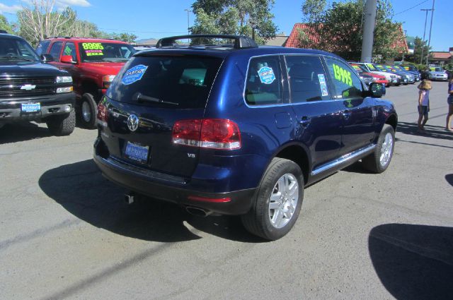 2004 Volkswagen Touareg 2D Hatchback