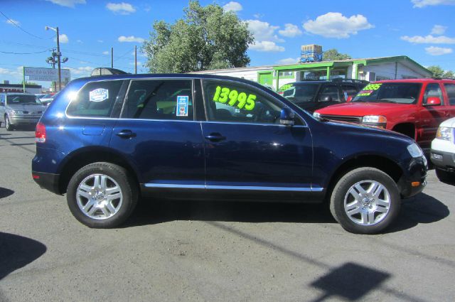 2004 Volkswagen Touareg 2D Hatchback