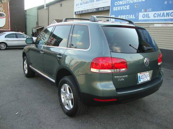 2004 Volkswagen Touareg Red Line