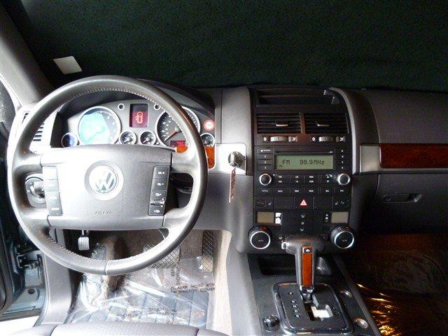 2004 Volkswagen Touareg Unknown