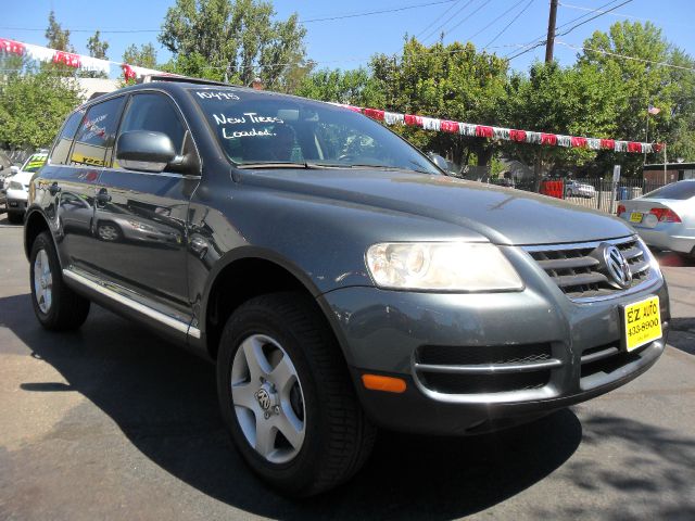 2004 Volkswagen Touareg Red Line