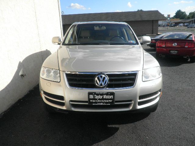 2004 Volkswagen Touareg Red Line