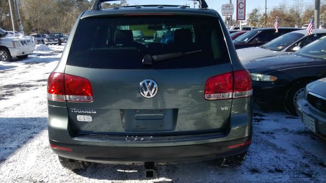 2004 Volkswagen Touareg Red Line