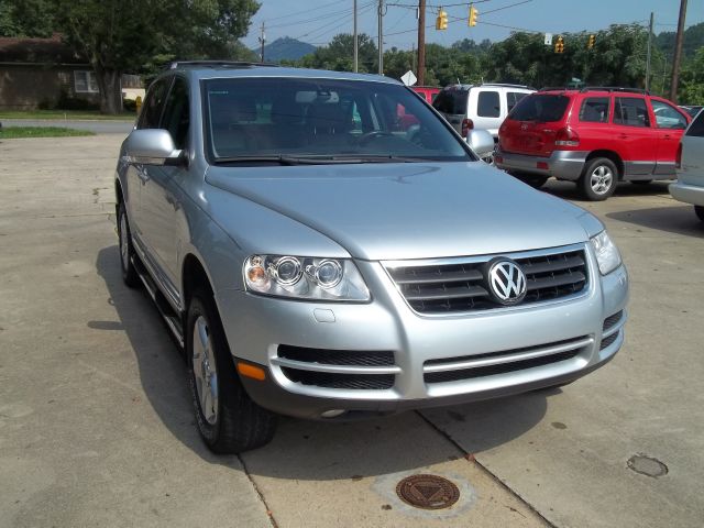 2004 Volkswagen Touareg Red Line