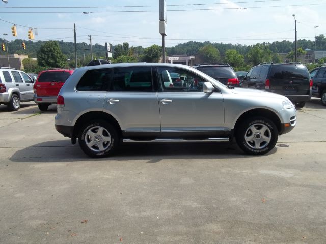 2004 Volkswagen Touareg Red Line