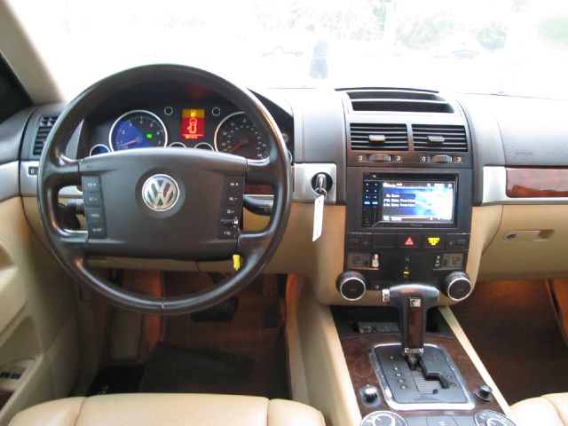 2004 Volkswagen Touareg Red Line