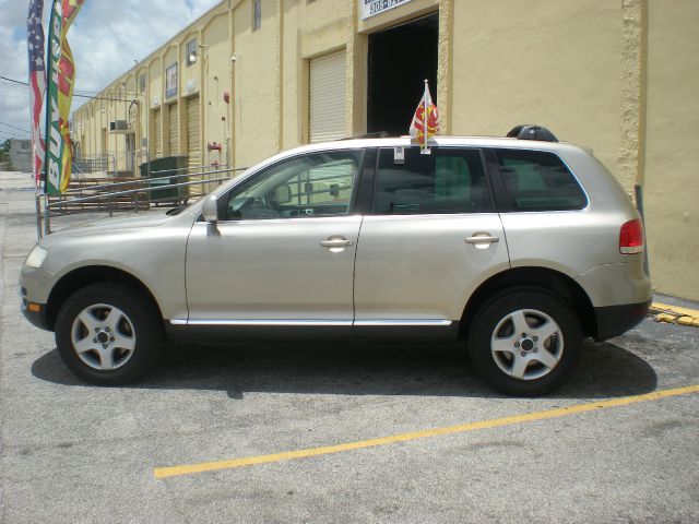 2004 Volkswagen Touareg Red Line