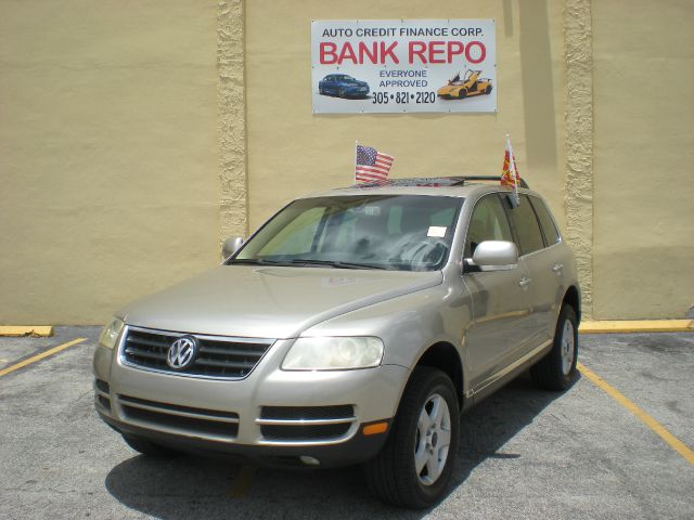 2004 Volkswagen Touareg Red Line