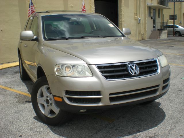 2004 Volkswagen Touareg Red Line