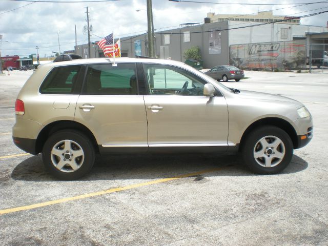 2004 Volkswagen Touareg Red Line