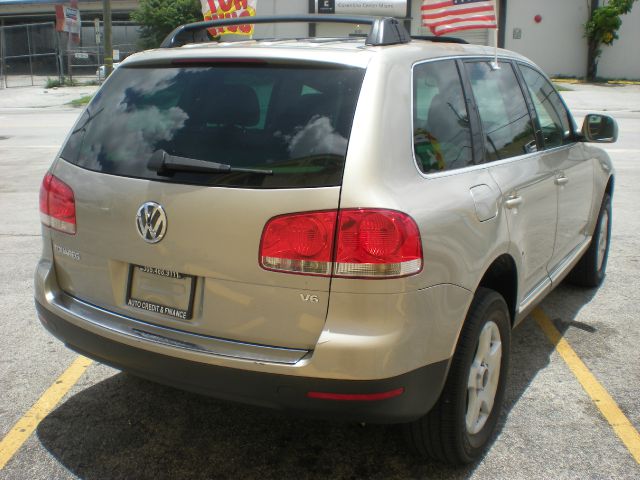 2004 Volkswagen Touareg Red Line