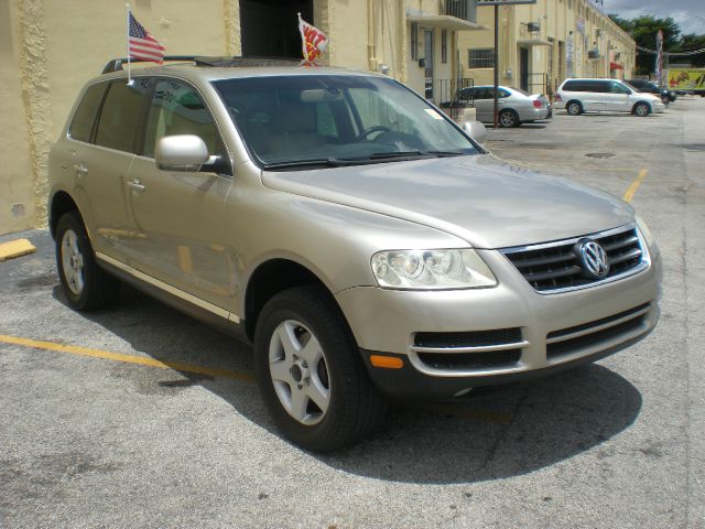 2004 Volkswagen Touareg Red Line