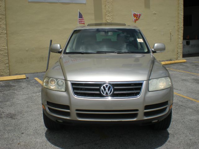 2004 Volkswagen Touareg Red Line