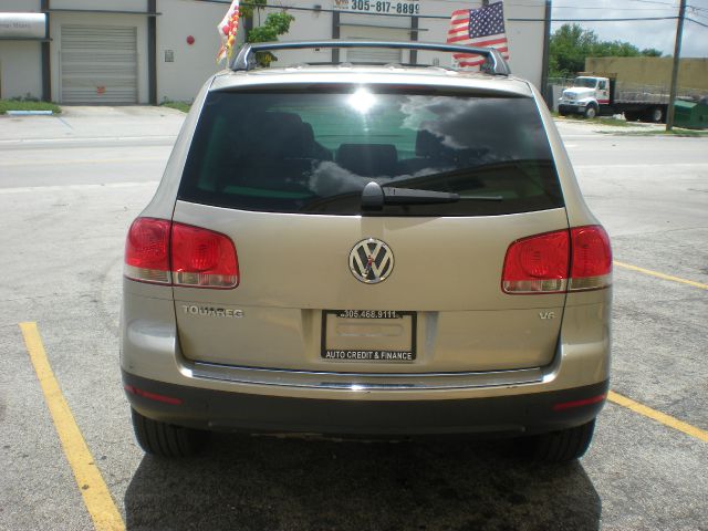 2004 Volkswagen Touareg Red Line