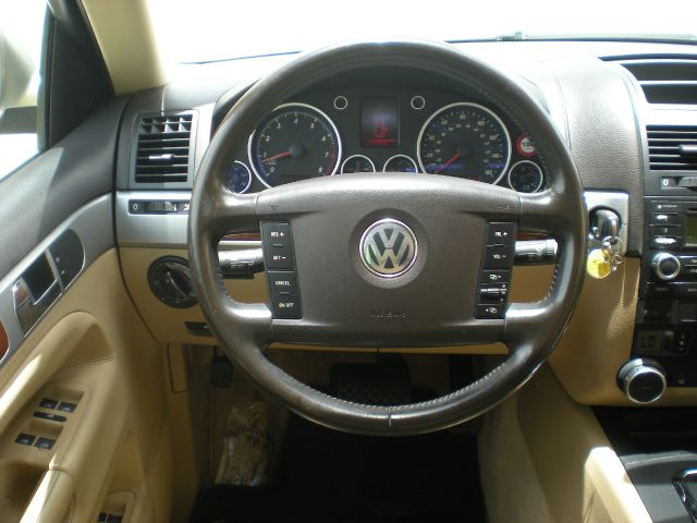 2004 Volkswagen Touareg Red Line