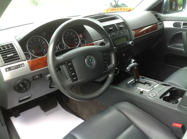 2004 Volkswagen Touareg Red Line