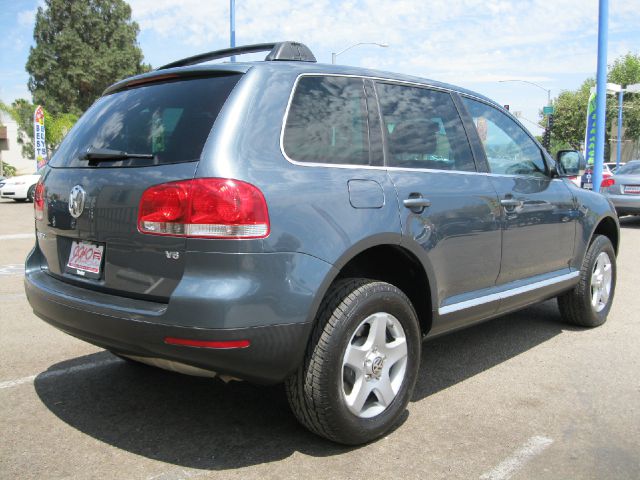 2004 Volkswagen Touareg Red Line