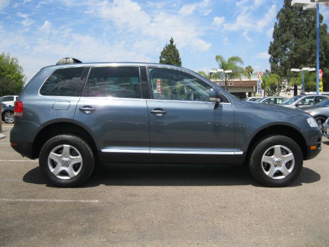 2004 Volkswagen Touareg Red Line