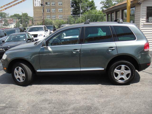 2004 Volkswagen Touareg Red Line