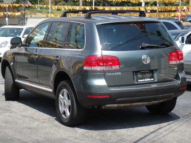 2004 Volkswagen Touareg Red Line