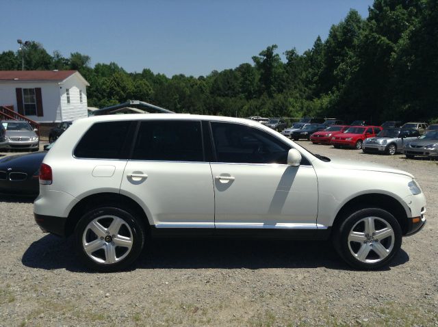 2004 Volkswagen Touareg SE-R