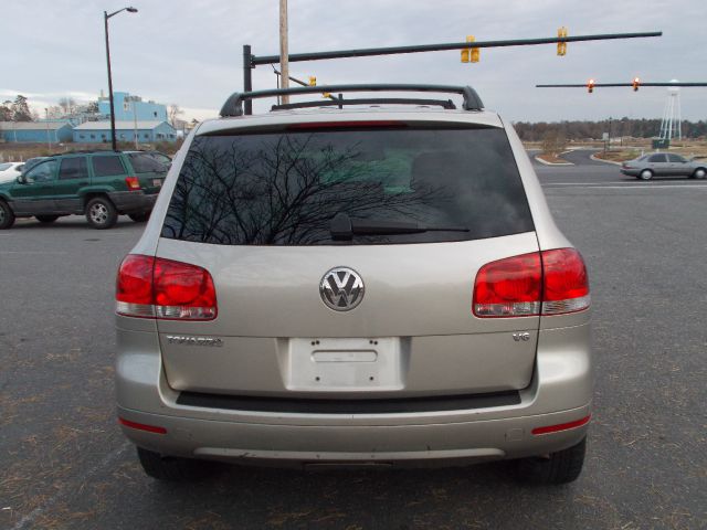 2004 Volkswagen Touareg Red Line