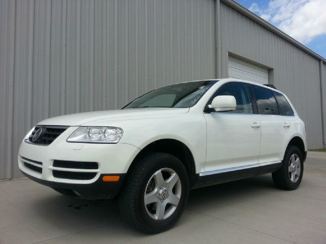 2005 Volkswagen Touareg Touring / AWD