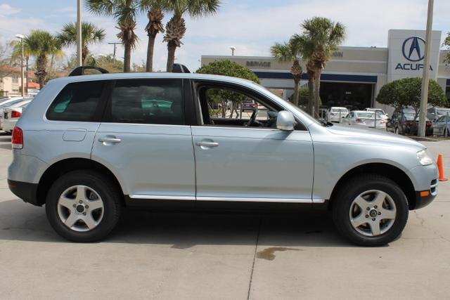 2005 Volkswagen Touareg Red Line