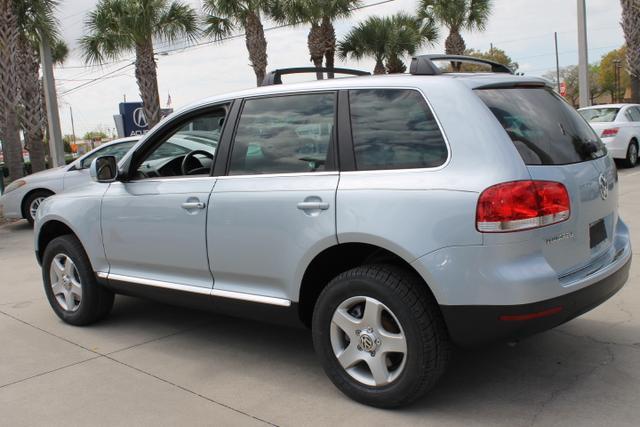 2005 Volkswagen Touareg Red Line