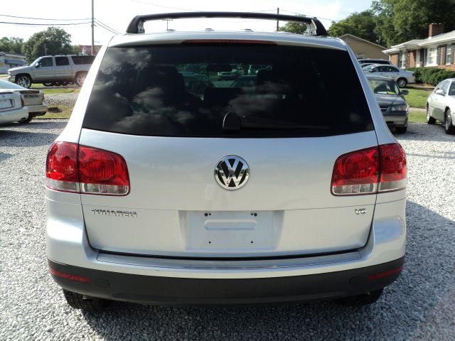 2005 Volkswagen Touareg Red Line