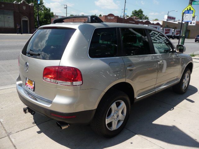 2005 Volkswagen Touareg Red Line