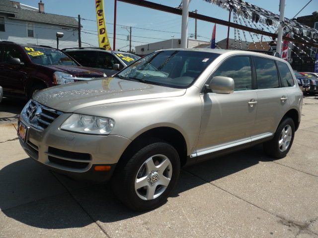 2005 Volkswagen Touareg Red Line