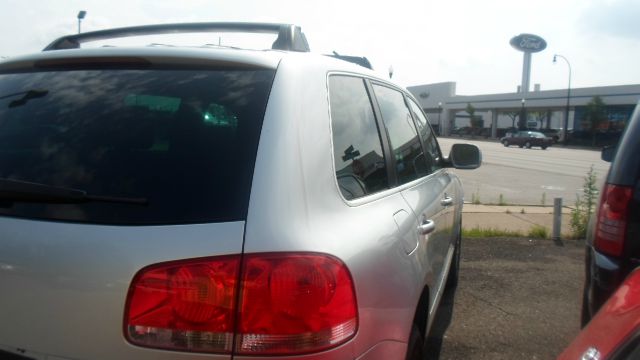 2005 Volkswagen Touareg Red Line