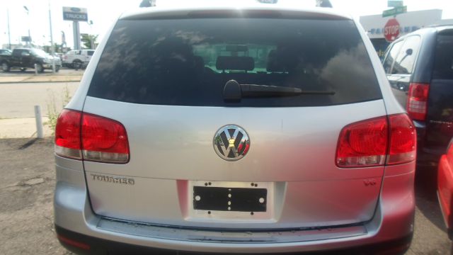 2005 Volkswagen Touareg Red Line