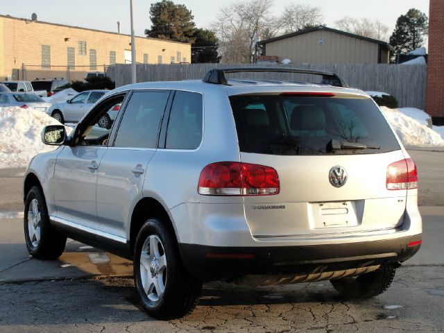 2005 Volkswagen Touareg Red Line